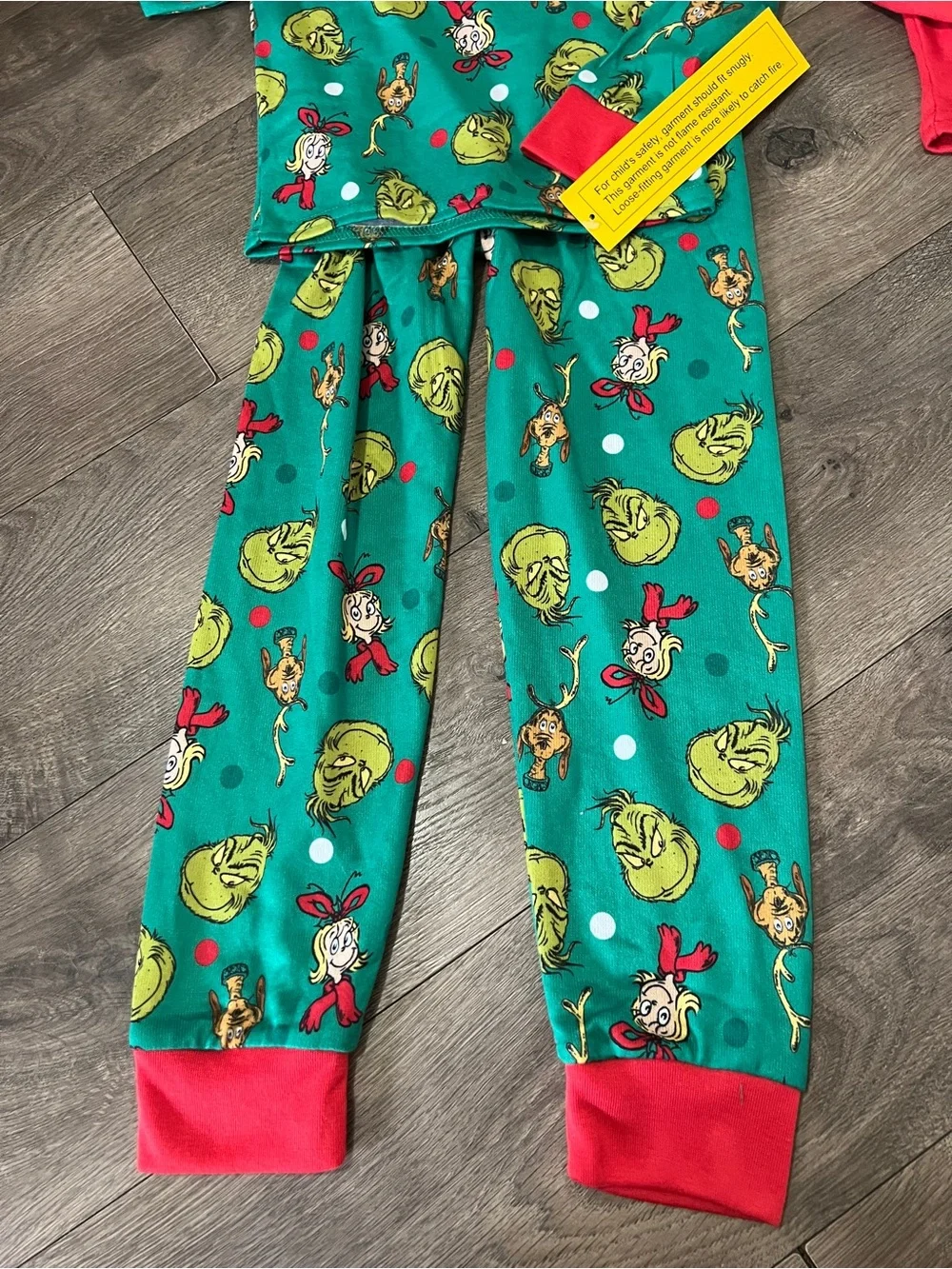 2 Pairs “ The Grinch” Pajama Sets Size 6 New